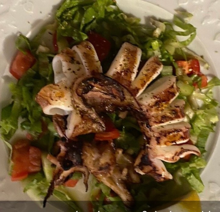 CALAMARI FRESCHI ALLA GRIGLIA CON VERDURE FRESCHE