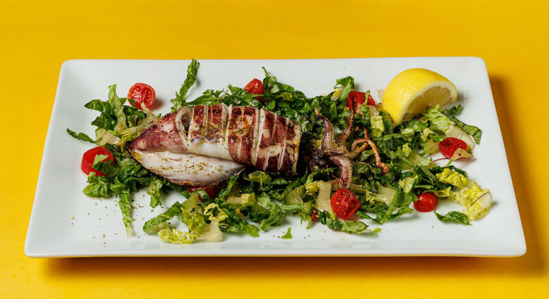 CALAMARI FRESCHI ALLA GRIGLIA CON VERDURE FRESCHE