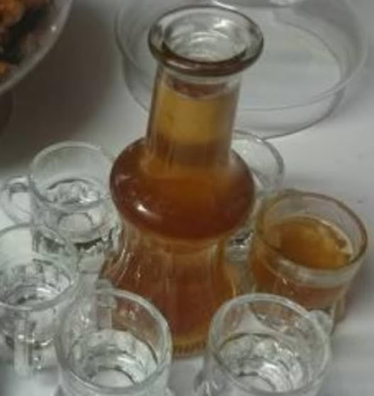 RAKOMELO (raki boilled with honey) 